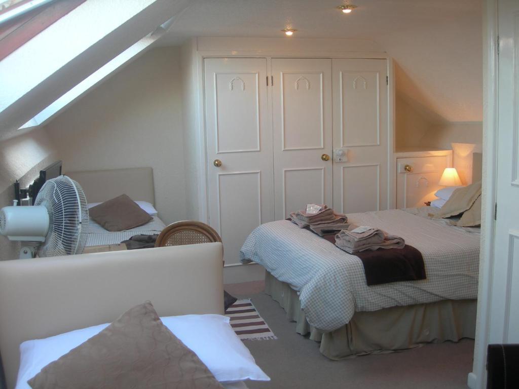 The Lodge Swindon Quarto foto