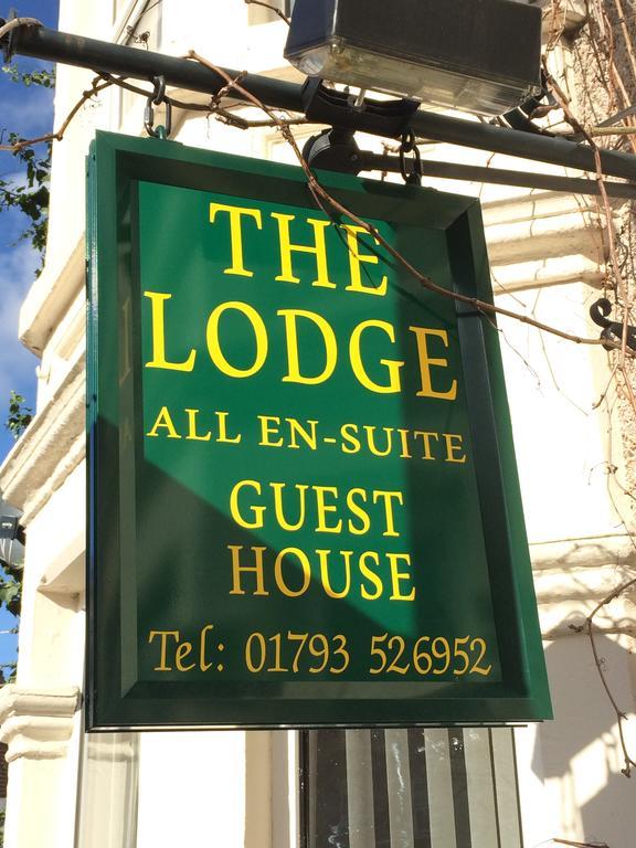 The Lodge Swindon Exterior foto